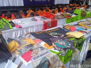 Polda Metro Tertibkan 1.801 Atribut Ormas Selama 14 Hari Operasi Berantas