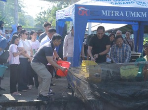 Guyub Polisi Blitar Kota dan Warga Panen 100 Kilogram Ikan Nila
