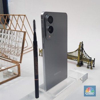 Penampakan HP Paling Tipis Samsung Resmi di RI, Perbandingannya Gokil