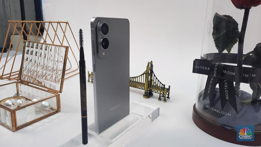 Samsung Galaxy S25 Edge. (CNBC Indonesia/Novina) Samsung Galaxy S25 Edge. (CNBC Indonesia/Novina)