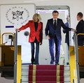 Geger Mulut Macron 'Diteplak' Istri di Pesawat, Prancis Buka Suara
