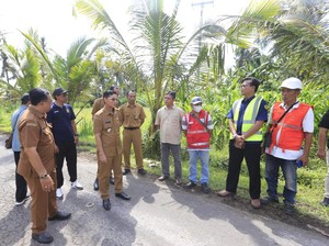 Proyek Perbaikan Jalan ke Kelingking Beach Nusa Penida Dimulai