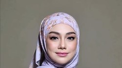 Kisah Perjalanan Hijrah Celine Evangelista, dari Mualaf Hingga Mantap Berhijab