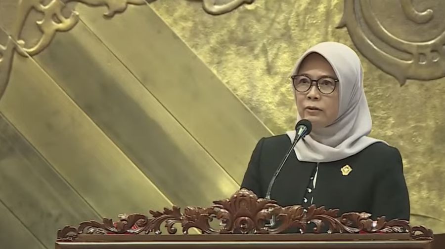 Ketua BPK RI, Isma Yatun saat Rapat paripurna DPR RI ke-19 masa persidangan III tahun sidang 2024-2025. (YouTube/DPR RI)