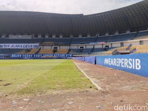 Sukacita Juara Berujung Lukai Stadion GBLA