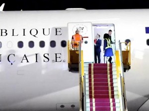 Macron Tepis Isu Rumah Tangga Usai Video Didorong Istri Beredar