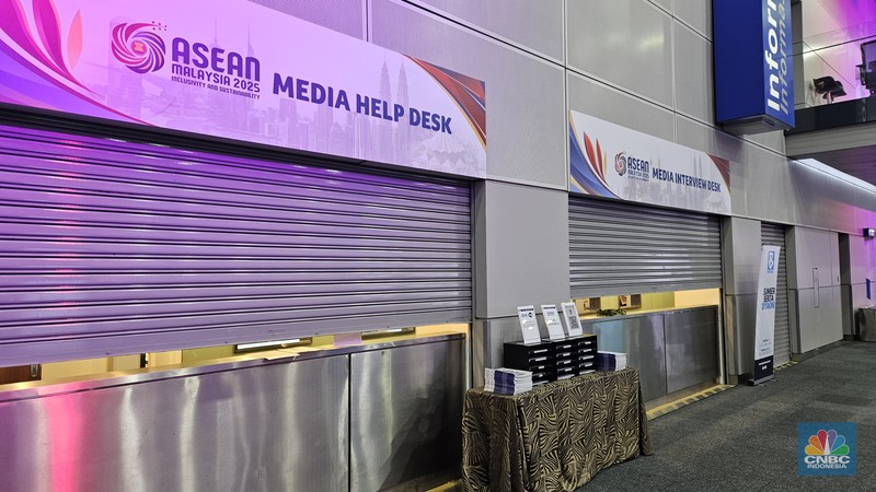 Media center yang disediakan dalam Konferensi Tingkat Tinggi (KTT) ASEAN ke - 46 di Kuala Lumpur Convention Center (KLCC), untuk jurnalis internasional meliput. Letaknya berada di Exhibition Hall 1, Ground Level, KLCC. (CNBC Indonesia/Emir Yanwardhana) Media center yang disediakan dalam Konferensi Tingkat Tinggi (KTT) ASEAN ke - 46 di Kuala Lumpur Convention Center (KLCC), untuk jurnalis internasional meliput. Letaknya berada di Exhibition Hall 1, Ground Level, KLCC. (CNBC Indonesia/Emir Yanwardhana)