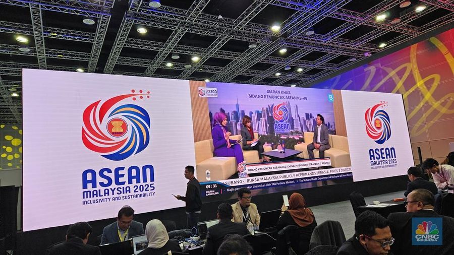 Media center yang disediakan dalam Konferensi Tingkat Tinggi (KTT) ASEAN ke - 46 di Kuala Lumpur Convention Center (KLCC), untuk jurnalis internasional meliput. Letaknya berada di Exhibition Hall 1, Ground Level, KLCC. (CNBC Indonesia/Emir Yanwardhana) Media center yang disediakan dalam Konferensi Tingkat Tinggi (KTT) ASEAN ke - 46 di Kuala Lumpur Convention Center (KLCC), untuk jurnalis internasional meliput. Letaknya berada di Exhibition Hall 1, Ground Level, KLCC. (CNBC Indonesia/Emir Yanwardhana)