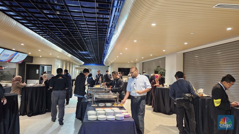Media center yang disediakan dalam Konferensi Tingkat Tinggi (KTT) ASEAN ke - 46 di Kuala Lumpur Convention Center (KLCC), untuk jurnalis internasional meliput. Letaknya berada di Exhibition Hall 1, Ground Level, KLCC. (CNBC Indonesia/Emir Yanwardhana) Media center yang disediakan dalam Konferensi Tingkat Tinggi (KTT) ASEAN ke - 46 di Kuala Lumpur Convention Center (KLCC), untuk jurnalis internasional meliput. Letaknya berada di Exhibition Hall 1, Ground Level, KLCC. (CNBC Indonesia/Emir Yanwardhana)