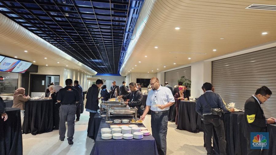 Media center yang disediakan dalam Konferensi Tingkat Tinggi (KTT) ASEAN ke - 46 di Kuala Lumpur Convention Center (KLCC), untuk jurnalis internasional meliput. Letaknya berada di Exhibition Hall 1, Ground Level, KLCC. (CNBC Indonesia/Emir Yanwardhana) Media center yang disediakan dalam Konferensi Tingkat Tinggi (KTT) ASEAN ke - 46 di Kuala Lumpur Convention Center (KLCC), untuk jurnalis internasional meliput. Letaknya berada di Exhibition Hall 1, Ground Level, KLCC. (CNBC Indonesia/Emir Yanwardhana)