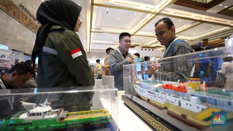 Pameran industri maritim, Indonesia Maritime Week 2025 dibuka di JCC Senayan, Jakarta, Senin (26/5/2025). Pameran berlangsung selama tiga hari 26-28 Mei 2025. (CNBC Indonesia/Tri Susilo)