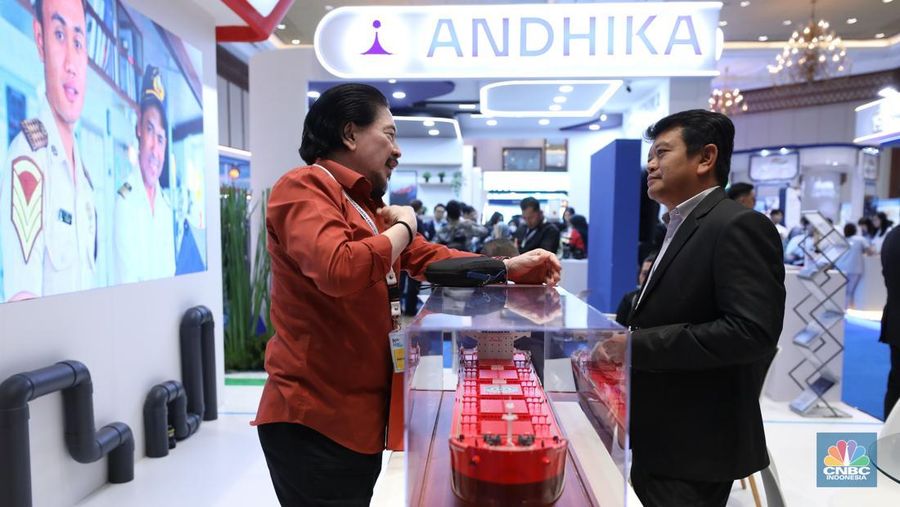 Pameran industri maritim, Indonesia Maritime Week 2025 dibuka di JCC Senayan, Jakarta, Senin (26/5/2025). Pameran berlangsung selama tiga hari 26-28 Mei 2025. (CNBC Indonesia/Tri Susilo) Pameran industri maritim, Indonesia Maritime Week 2025 dibuka di JCC Senayan, Jakarta, Senin (26/5/2025). Pameran berlangsung selama tiga hari 26-28 Mei 2025. (CNBC Indonesia/Tri Susilo)