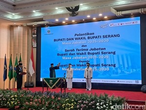 Andra Soni Lantik Zakiyah-Najib Jadi Bupati dan Wakil Bupati Serang