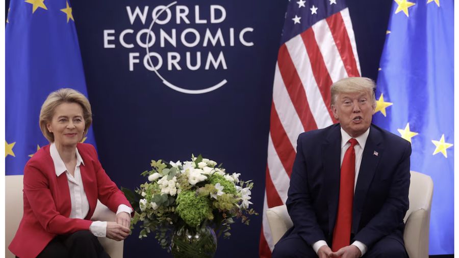 Presiden AS Donald Trump  dan European Commission President Ursula von der Leyen