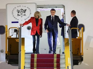 Macron soal Video Ditoyor Istri: Saya Bertengkar Kecil, Bercanda