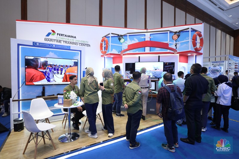 Sejumlah partisipan melakukan donor darah pada ajang Indonesia Maritime Week (IMW) 2025 di Jakarta Convention Center (JCC), Selasa (27/5/2025). (CNBC Indonesia/Tri Susilo) Sejumlah partisipan melakukan donor darah pada ajang Indonesia Maritime Week (IMW) 2025 di Jakarta Convention Center (JCC), Selasa (27/5/2025). (CNBC Indonesia/Tri Susilo)
