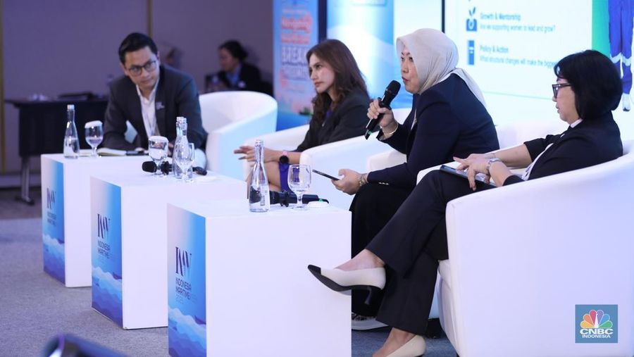 VP Human Capital PT Pertamina International Shipping, Dewi Oktavia Husein di acara Indonesia Maritimr Week 2025 di Jakarta International Convention Centre (JICC), Senayan, Jakarta, Selasa (27/5/2025). (CNBC Indonesia/Tri Susilo)
