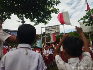 Viral Puluhan Siswa Belajar di Teras SDN di Pandeglang, Ini Solusi Pemkab
