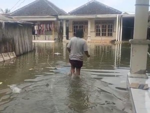 3 Pulau di Sumenep Terendam Banjir Rob, Aktivitas Warga Lumpuh