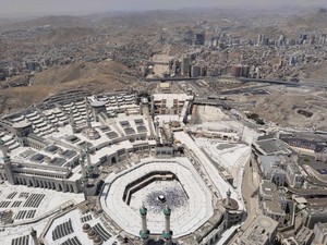 Belajar Tata Surya dan Melihat Masjidil Haram dari Gedung Tertinggi Saudi