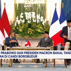 Video: Prabowo & Macron Tanda Tangan Perjanjian di Candi Borobudur