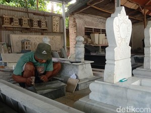Kisah Hendi, Palu dan Nama yang Diukir di Atas Nisan
