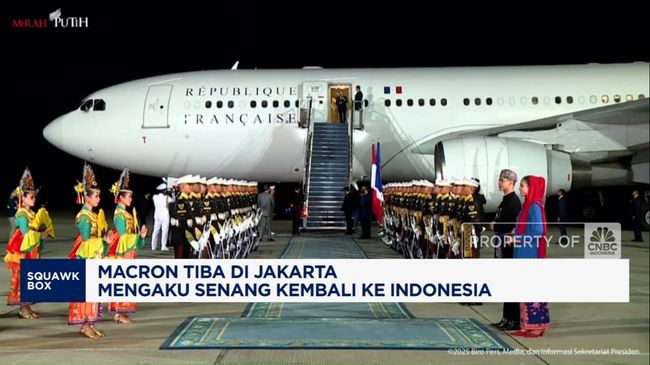 Video: Macron Tiba di Jakarta, Mengaku Senang Kembali ke Indonesia