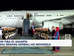 Video: Macron Tiba di Jakarta, Mengaku Senang Kembali ke Indonesia