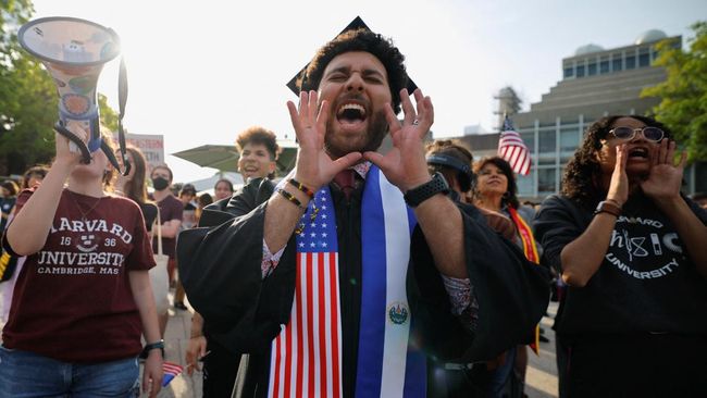 Diusir Trump, Mahasiswa Asing di AS Justru Diincar Kampus Dunia