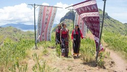 Melihat Indahnya Keajaiban Alam Pulau Flores dari Mata Marion Jola