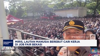 Video: Miris, Lautan Manusia Berebut Cari Kerja di Job Fair Bekasi