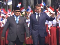 Prabowo Sambut Kunjungan Macron & Istri Brigitte di Istana Merdeka
