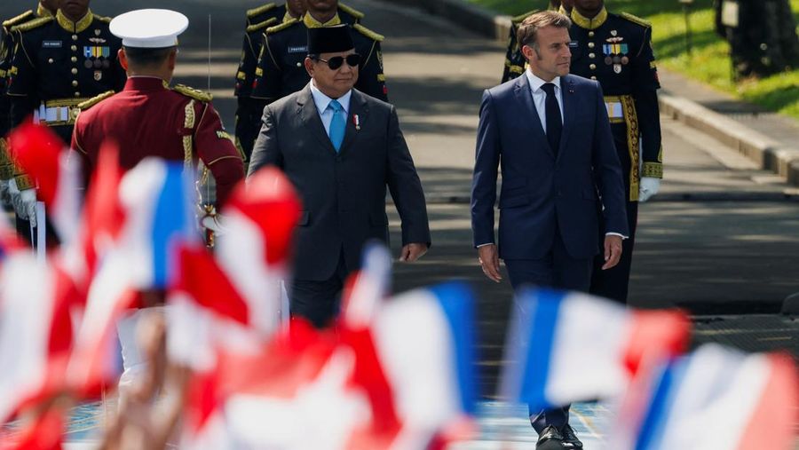 Presiden Prabowo Subianto menerima kunjungan kenegaraan Presiden Prancis Emmanuel Macron di Istana Merdeka, Jakarta, Rabu (28/5/2025). (REUTERS/Ajeng Dinar Ulfiana) Presiden Prabowo Subianto menerima kunjungan kenegaraan Presiden Prancis Emmanuel Macron di Istana Merdeka, Jakarta, Rabu (28/5/2025). (REUTERS/Ajeng Dinar Ulfiana)