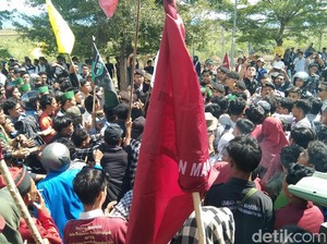 Desak Provinsi Pulau Sumbawa, Mahasiswa Hendak Blokir Bandara Bima