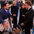 Anak Tusuk Guru, Macron Mau Bikin Aturan Mirip Prabowo