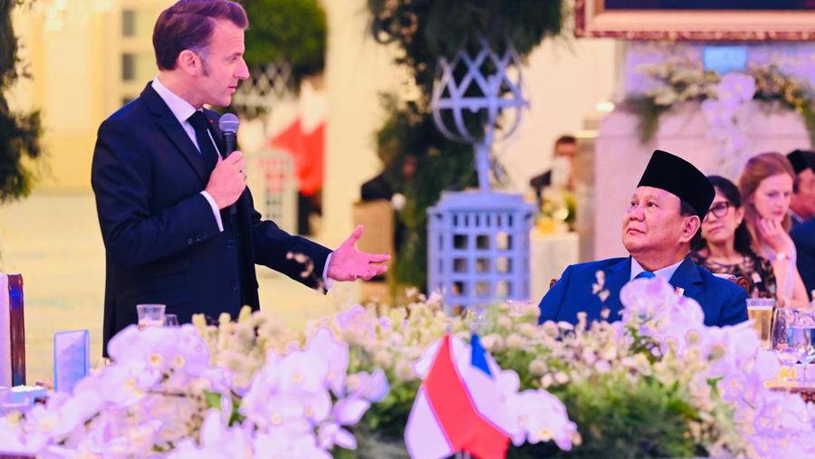Ada momen unik saat Presiden Prabowo Subianto menjamu Presiden Prancis Emmanuel Macron dan istrinya, Brigitte Macron, di Istana Kepresidenan Jakarta, Rabu (28/5/2025) malam. Prabowo tampak membawa serta kucing kesayangannya, Bobby Kartanegara. Ada momen unik saat Presiden Prabowo Subianto menjamu Presiden Prancis Emmanuel Macron dan istrinya, Brigitte Macron, di Istana Kepresidenan Jakarta, Rabu (28/5/2025) malam. Prabowo tampak membawa serta kucing kesayangannya, Bobby Kartanegara. (Dok. Biro Pers Sekretariat Presiden/Muchlis Jr)