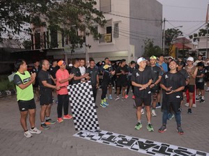 Seru! Kapolres Lamongan dan SegoboRun Lari Bareng 23 Km