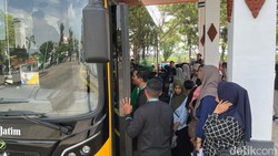 Penumpang Trans Jatim Mojokerto-Sidoarjo Membludak, Rela Tunggu 2 Jam