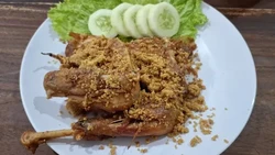 Terungkap Ayam Goreng Widuran Pakai Minyak Babi Setelah Setengah Abad Buka