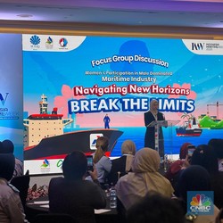Laut Tak Lagi Maskulin: Saatnya Perempuan Berlayar di Industri Maritim