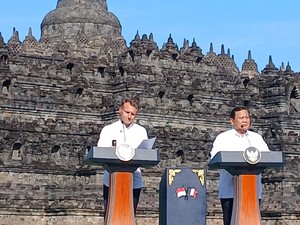 Puja-puji Macron Usai Lihat Langsung Candi Borobudur yang Diakui Unesco