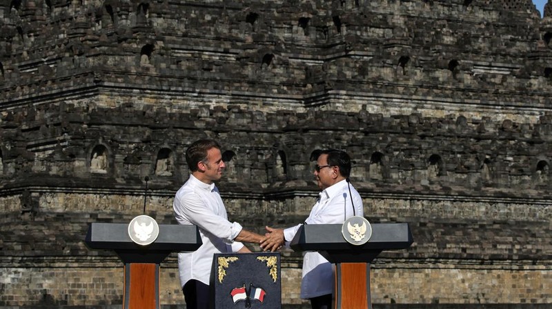 Presiden RI Prabowo Subianto dan Presiden Prancis Emmanuel Macron melakukan kunjungan ke Akademi Militer (Akmil) Magelang, Kamis (29/5/2025). (Dok. Biro Pers Sekretariat Presiden)