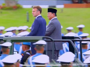 Naik Maung, Prabowo Ajak Macron Inspeksi Pasukan di Akmil Magelang