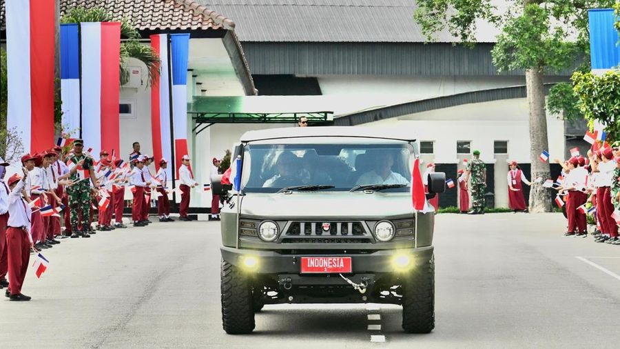 Presiden RI Prabowo Subianto dan Presiden Prancis Emmanuel Macron melakukan kunjungan ke Akademi Militer (Akmil) Magelang, Kamis (29/5/2025). Presiden RI Prabowo Subianto dan Presiden Prancis Emmanuel Macron melakukan kunjungan ke Akademi Militer (Akmil) Magelang, Kamis (29/5/2025). (Dok. Biro Pers Sekretariat Presiden)
