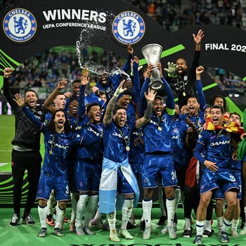 Potret Euforia The Blues Juara, Trofi Eropa Jadi Koleksi Lengkap!