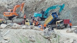 Update Longsor Gunung Kuda Cirebon: 17 Orang Tewas dan 8 Hilang