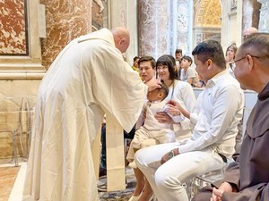 Kisah Damian Balita Jogja Dibaptis di Basilika Santo Petrus Vatikan