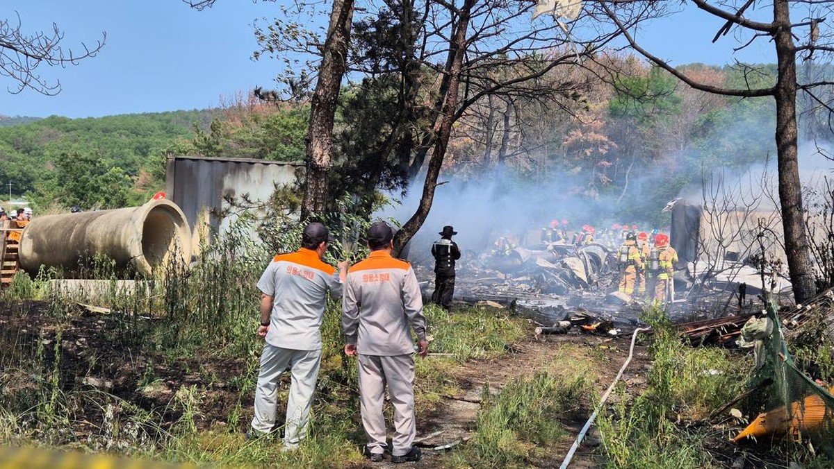 Latihan Militer Buat Tragedi, Pesawat Jatuh dan Hantam Gunung