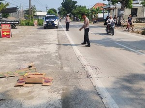Sopir Truk Tabrak Pemotor hingga Tewas di Lamongan Kabur Dikejar Warga