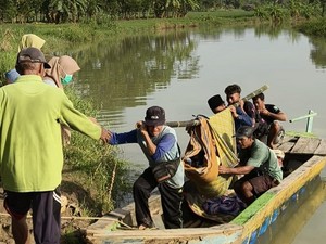 Ibu di Pandeglang yang Ditandu gegara Jalan Rusak Lahiran dengan Selamat